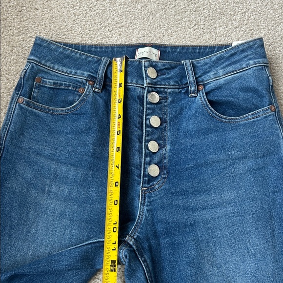 Alice and Olivia Missa exposed button jeans - Picture 11 of 15